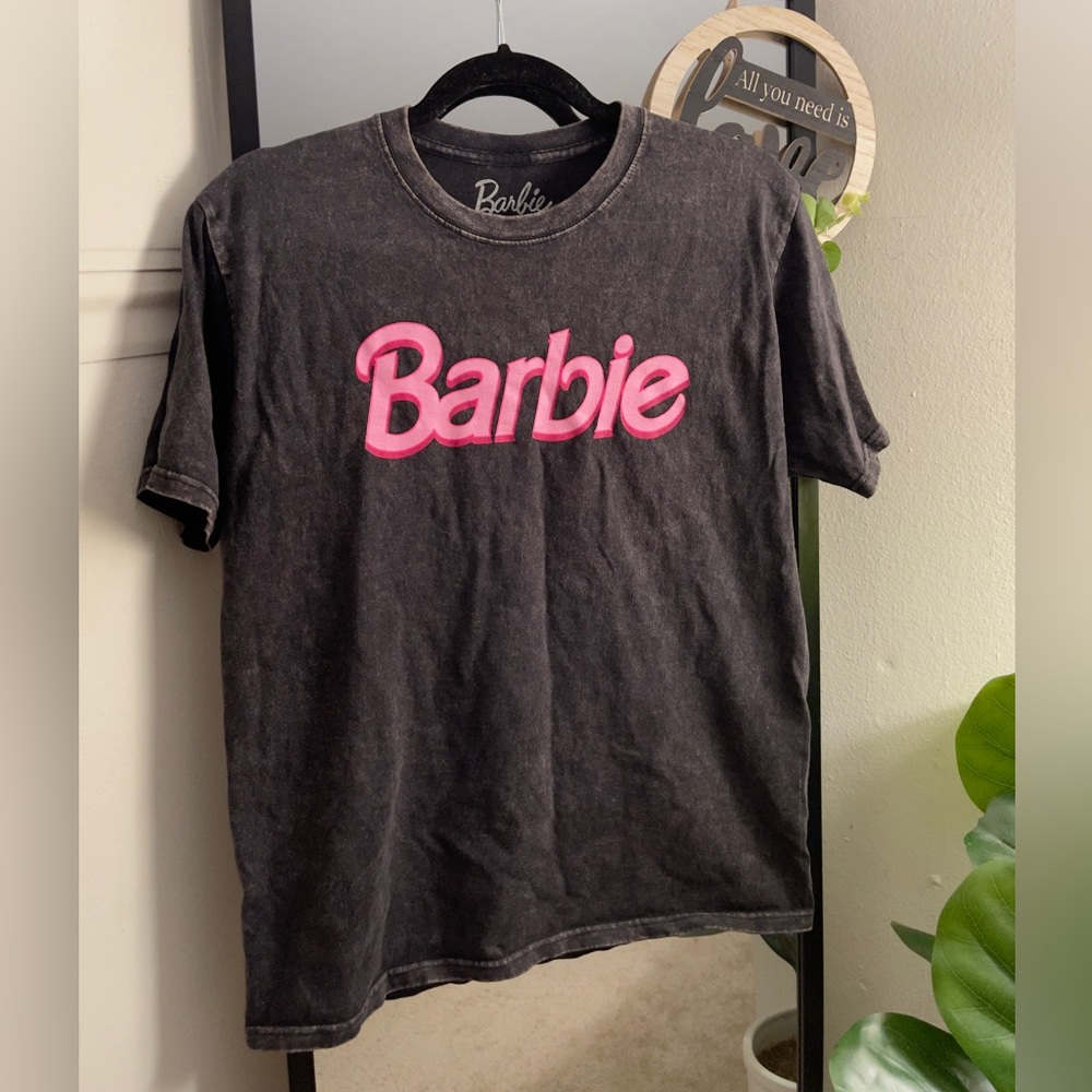 MINERAL BARBIE TEE.